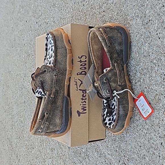 NWT NEW Twisted X Distressed Leopard Boat Shoe Driving Moc Size 2 - Picture 1 of 13
